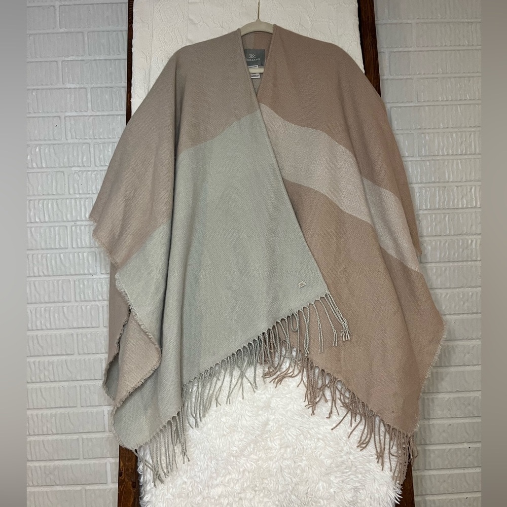 Soia & Kyo Shawl Poncho Knit One Size Fringe Dusty Pink Comfy Wrap